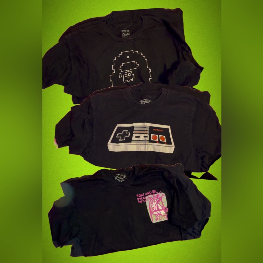 3 black t-shirts